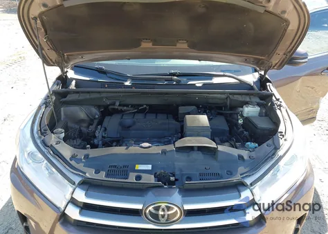 2019 Toyota Highlander Le из США, поврежденный, VIN 5TDZARFH7KS060251